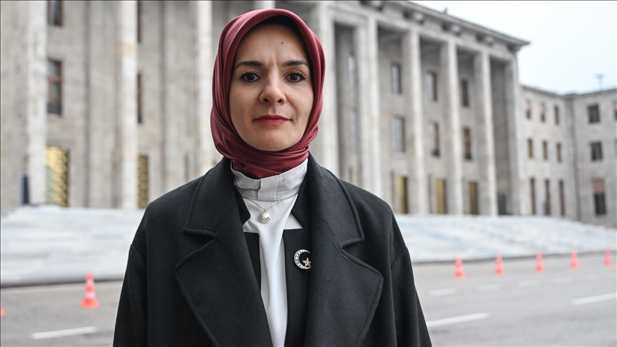 Sosyal medya kullanımına "16 yaş" vurgusu