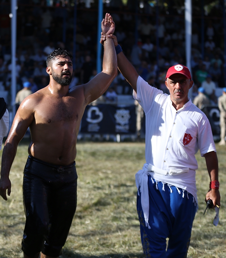Başpehlivan Enes Doğan