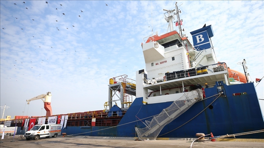 "15. İyilik Gemisi" Mersin'den uğurlandı