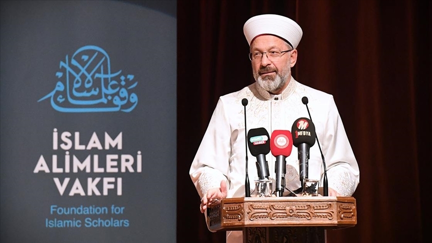 Bizler her zorlukla beraber kolaylığın olduğuna inanırız