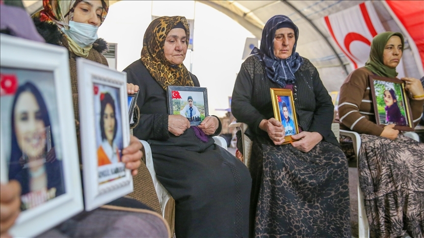 Anneler evlatlarına kavuşmak istiyor