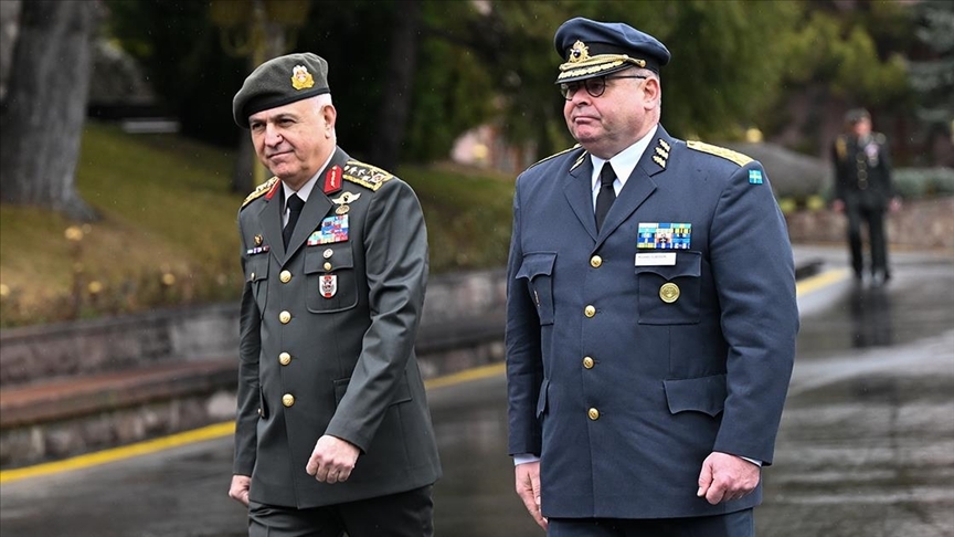 Orgeneral Claesson ile görüştü