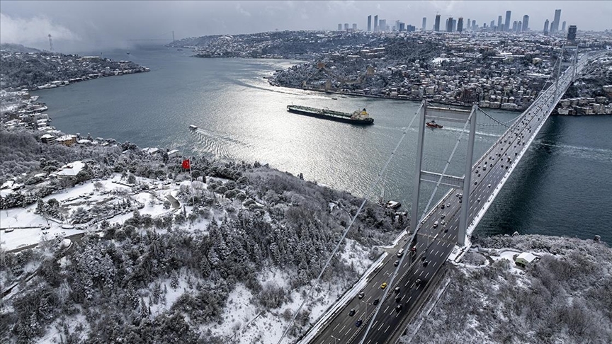 İstanbul Boğazı gemi trafiğine açıldı