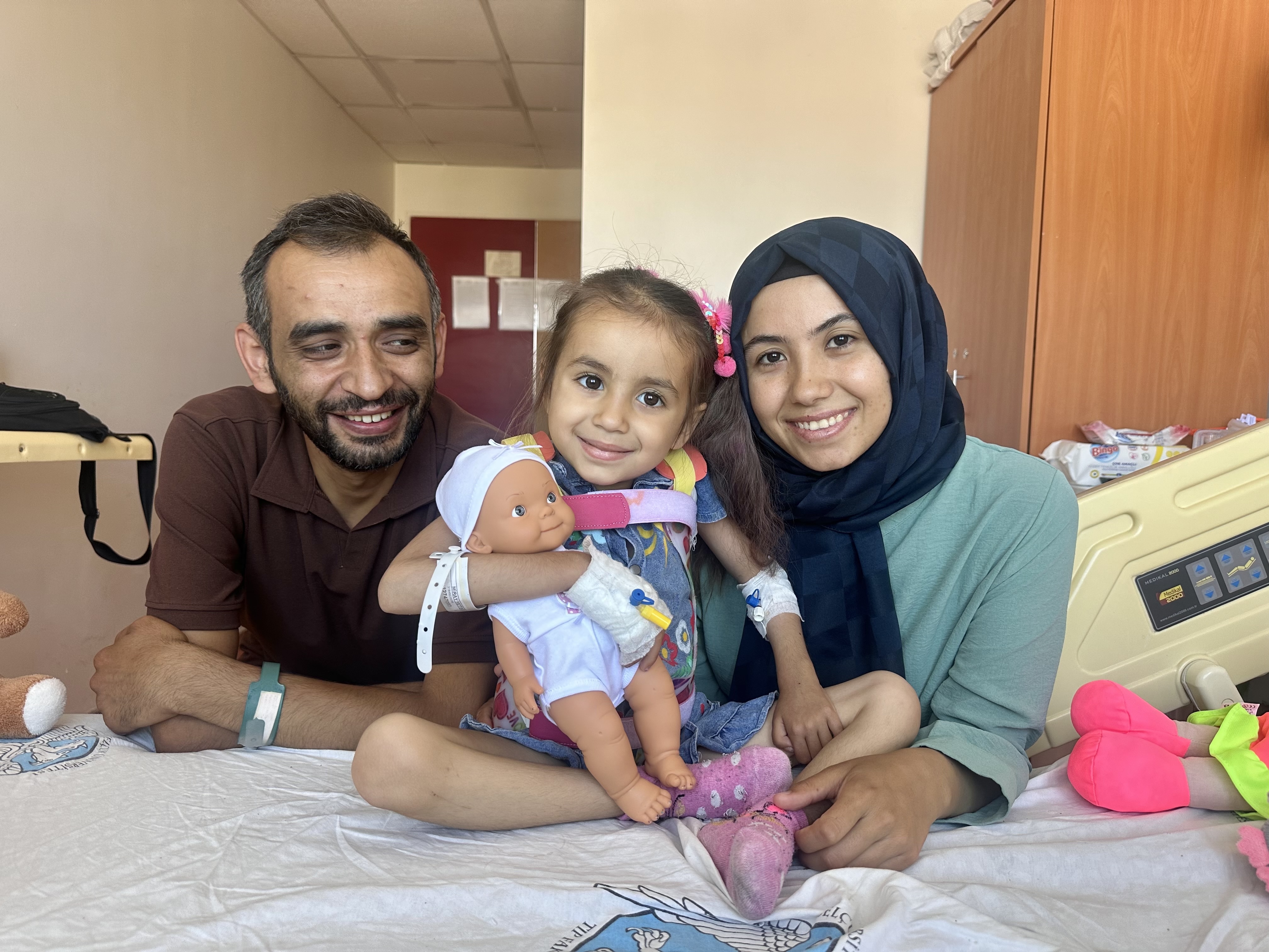 9 Saatlik Ameliyat: Minik Miray'ın Hayatını Değiştirdi !