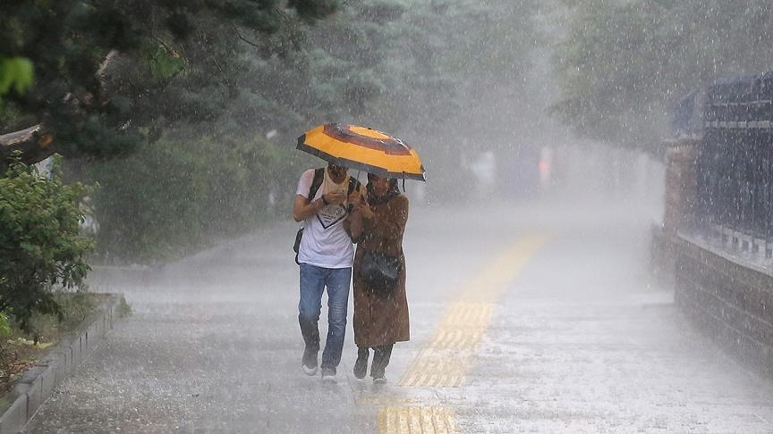 Meteoroloji Uyardı: Gök Gürültülü Sağanak Geliyor !