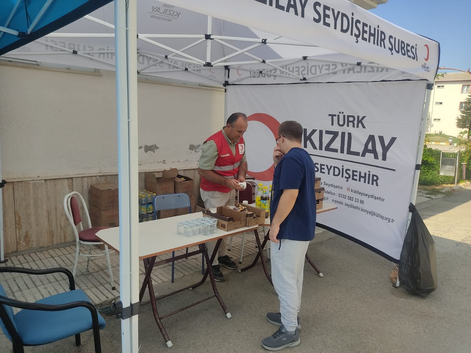 Seydişehir'de Kızılay'dan yeni öğrencilere sıcak karşılama