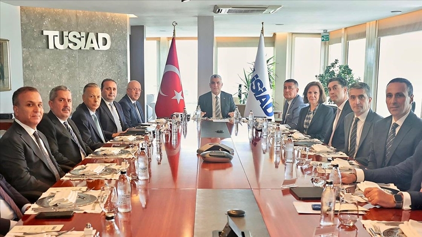 Bakan Bolat, TÜSİAD'ı ziyaret etti