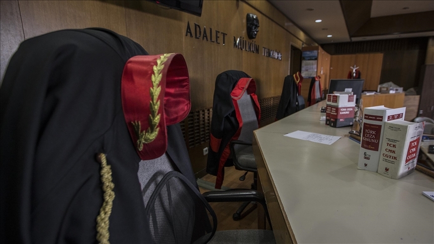 İzmir Büyükşehir Belediyesine yönelik soruşturmada "asfalt kaplaması ve yol-inşaat yenileme işi" davası başladı