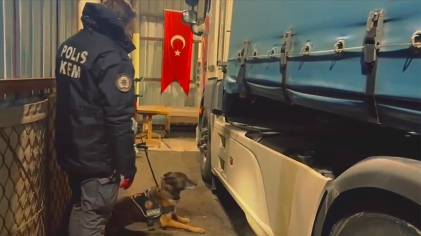 Mersin ve Erzurum'daki operasyonlarda 447,5 kilogram uyuşturucu ele geçirildi