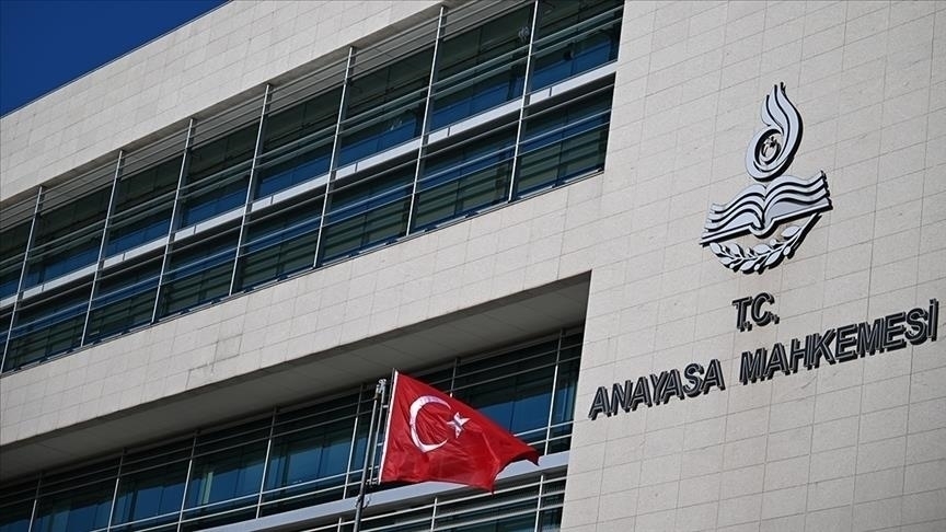 AYM, vekalet ücreti alabilmek için açılan 1600 dava ve ihlal başvurusunda ret kararı verdi