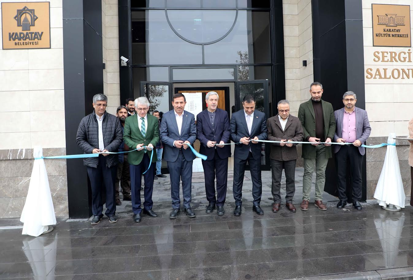 Huzur Vakti’nde “Mesnevi’den İnciler” hat sergisi açıldı.