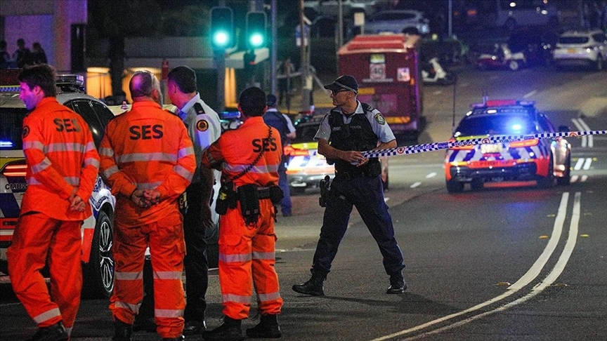 Avustralya'nın Sydney kentindeki plajda düzenlenen silahlı saldırıda 15 kişi hayatını kaybetti