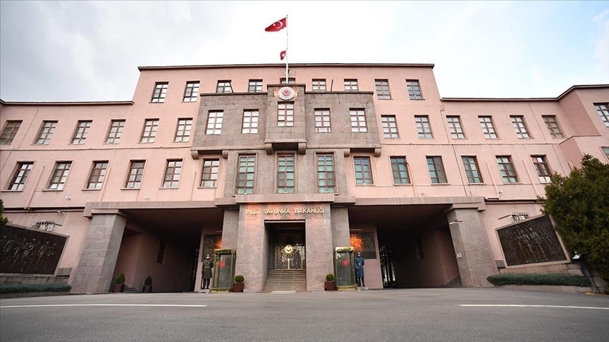 Karadeniz'de kontrolden çıktığı tespit edilen İHA düşürüldü