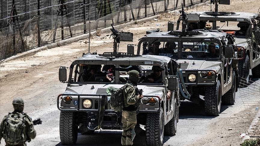 İsrail askerleri, Suriye’de bir köye baskın düzenleyerek sivillere ateş açtı