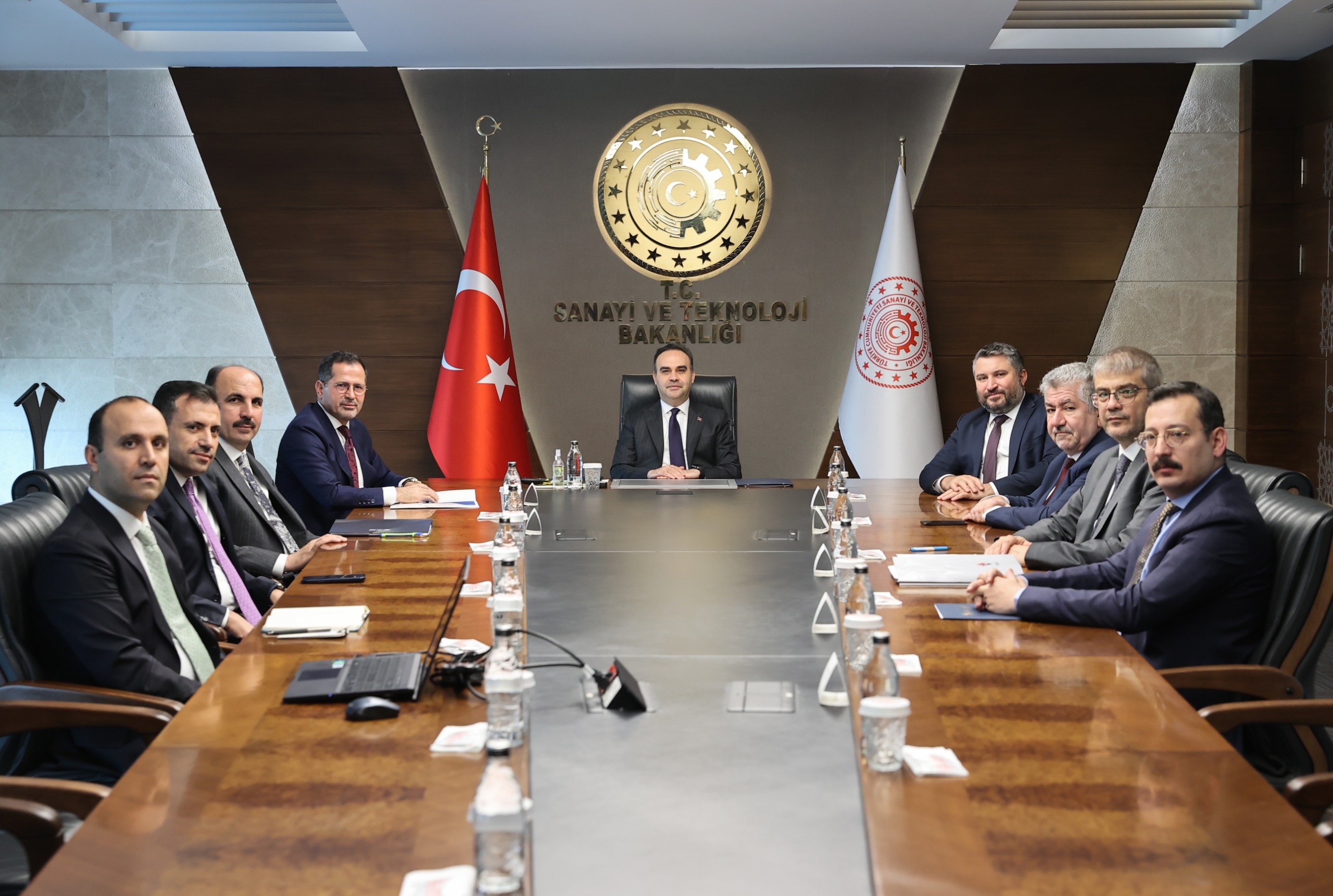 Konya heyeti, Sanayi ve Teknoloji Bakanı Mehmet Fatih Kacır’ı ziyaret etti