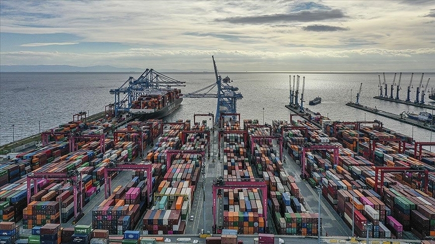 Dış ticaret hacmi 8 ayda 708,3 milyar lirayı aştı