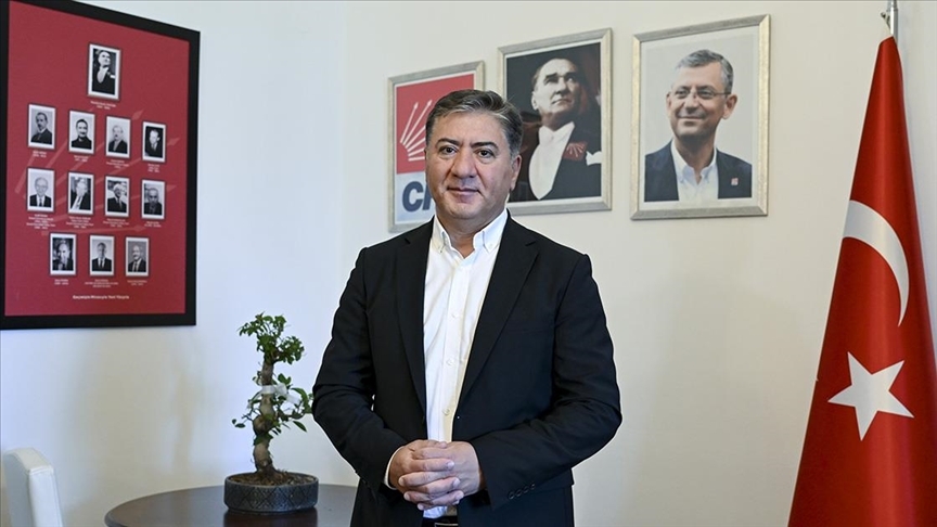 Kutuplaşmadan, tartışmadan, kavgadan yana değiliz