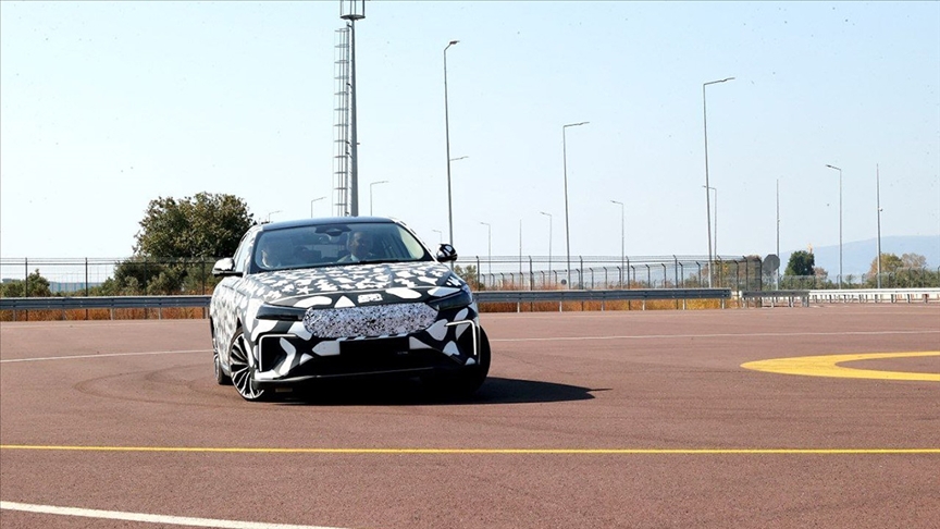 Kacır, Togg'un yeni modeli T10F'yi test etti