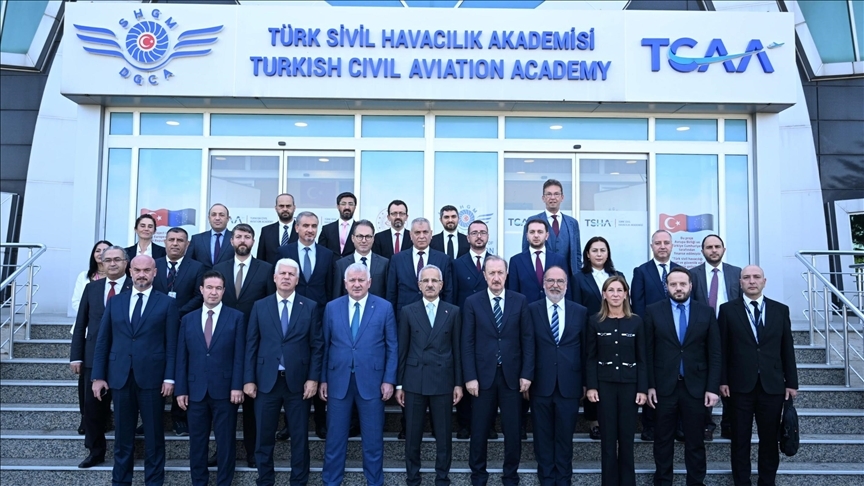 Uraloğlu havacılık firmalarıyla bir araya geldi