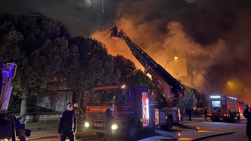 BURSA’DA FABRİKA YANGINI