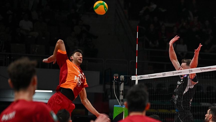 CEV’DE TÜRK DERBİSİ