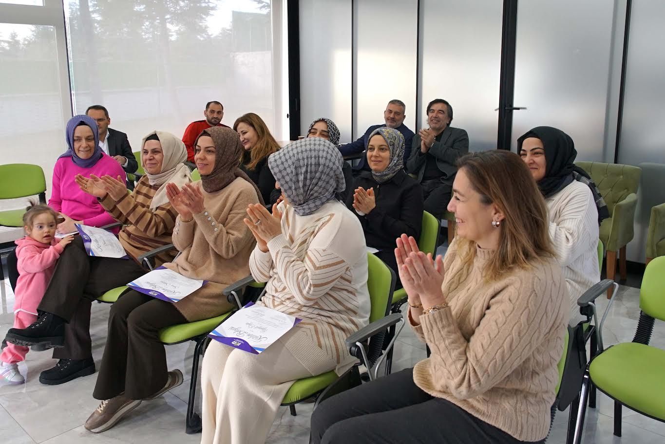DOSD MERAM’DA ÖZEL ANNELERE ÖZEL PROGRAM