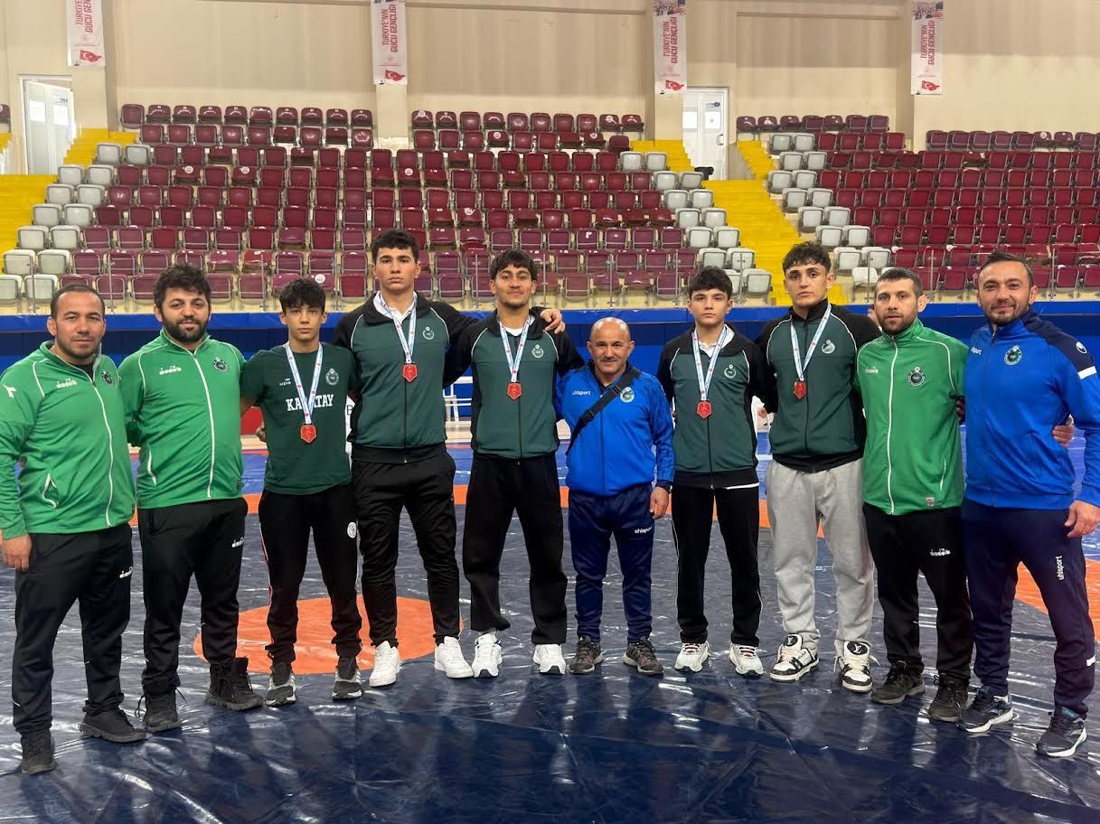 KARATAY’IN GÜREŞÇİLERİ TÜRKİYE YOLUNDA