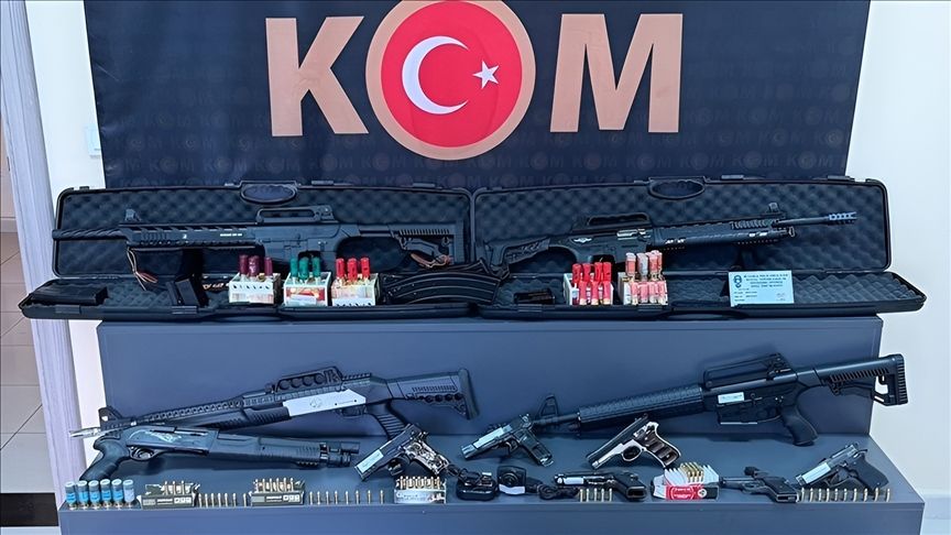 RUHSATSIZ SİLAHLARA DARBE