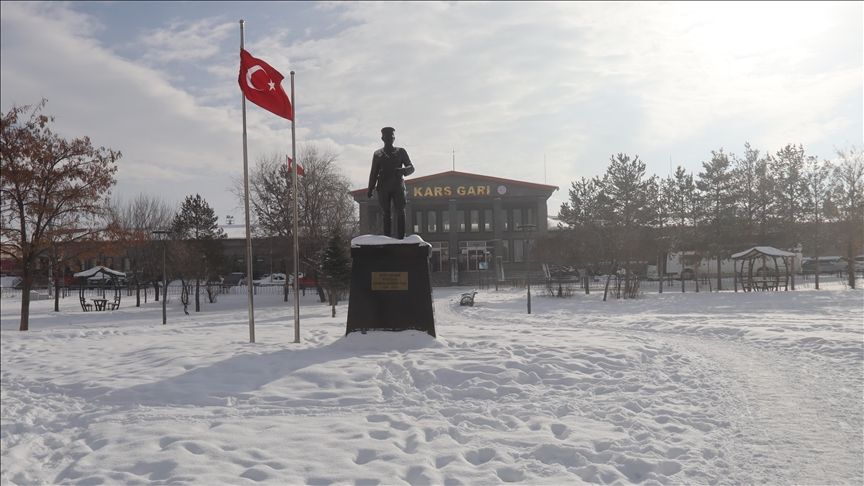 SOĞUK VE KAR YAŞAMI OLUMSUZ ETKİLİYOR