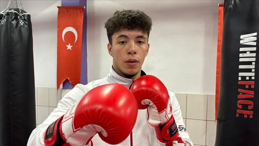 KONYA'LI GENÇ KICK BOKSLA KAYGIYI YENDİ