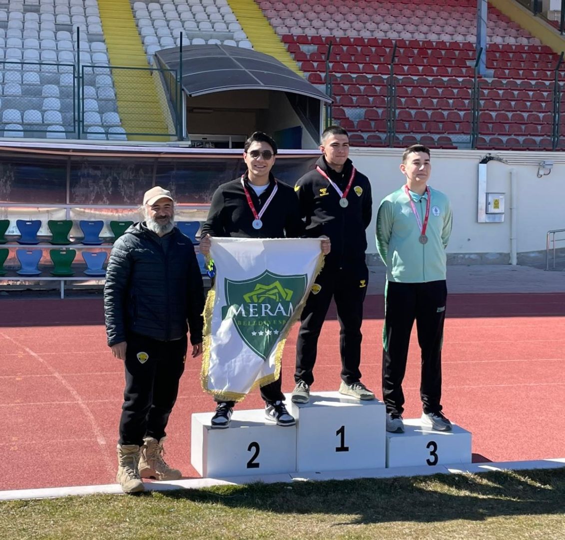 MERAMLI OKÇULARDAN ÇİFTE MADALYA