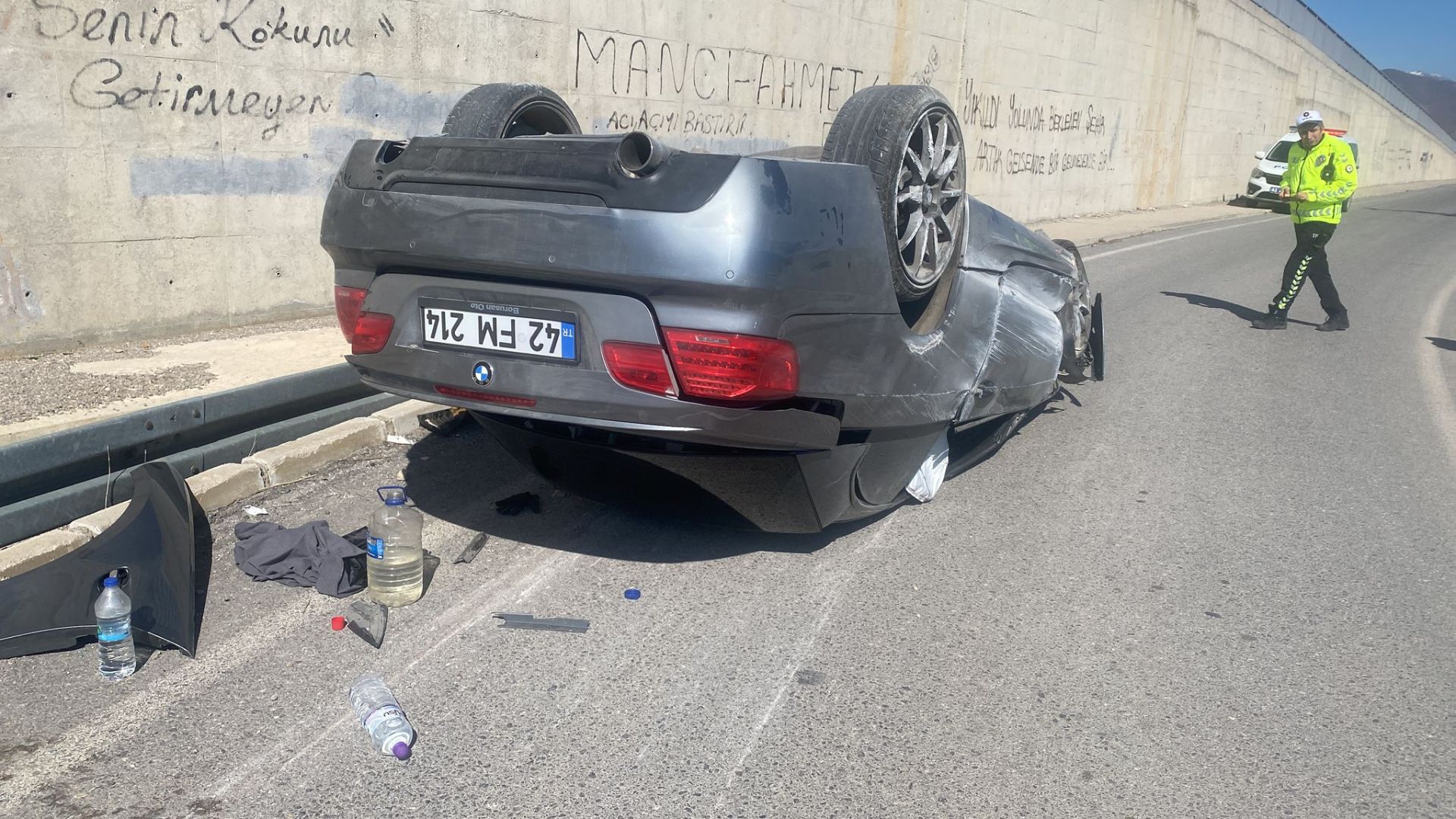 OTOMOBİL TAKLA ATTI