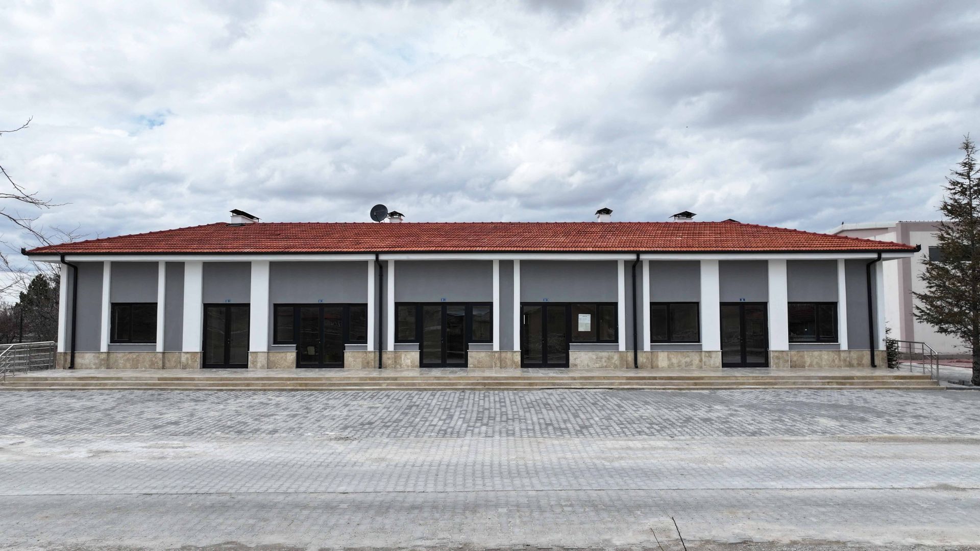 KIZÖREN MAHALLESİ’NE YENİ SOSYAL TESİS