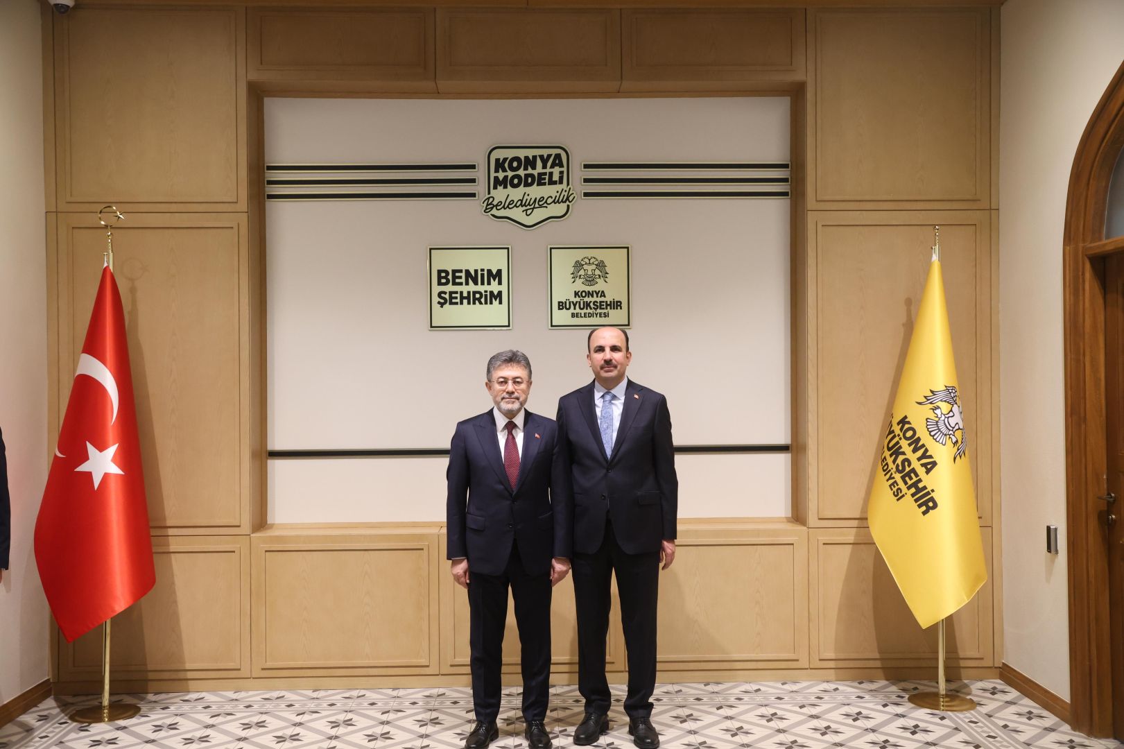 BAKAN YUMAKLI TAŞ BİNA’DA