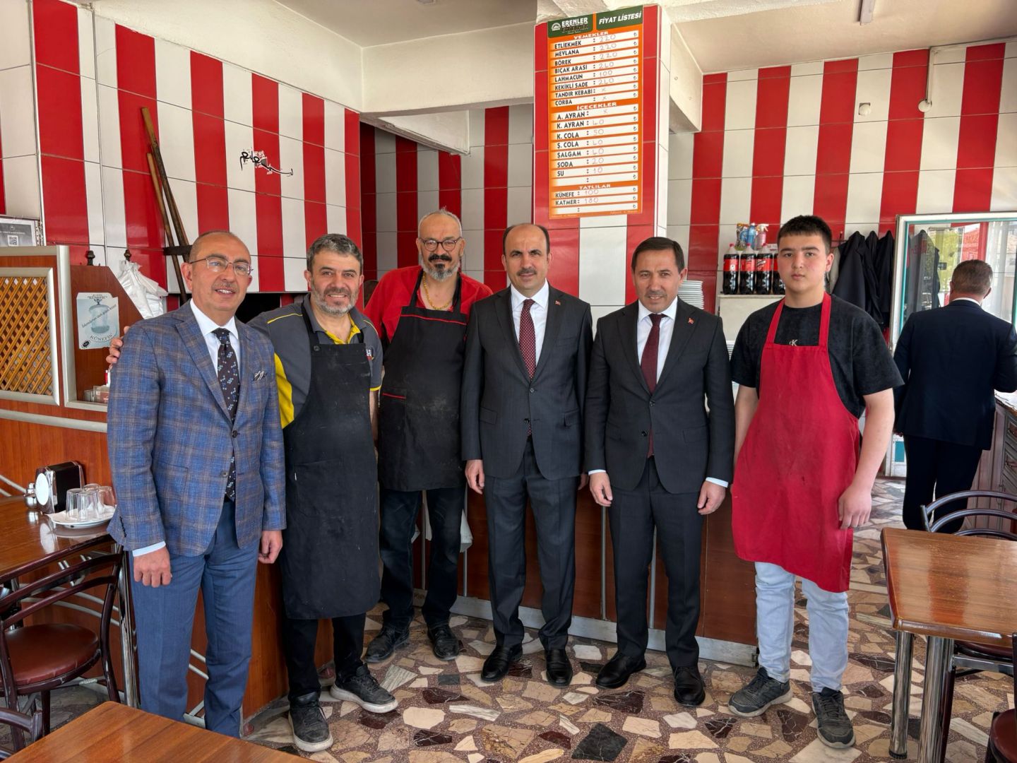 BAŞKANLARDAN KARAMAN CADDESİ’NDE ESNAF ZİYARETİ