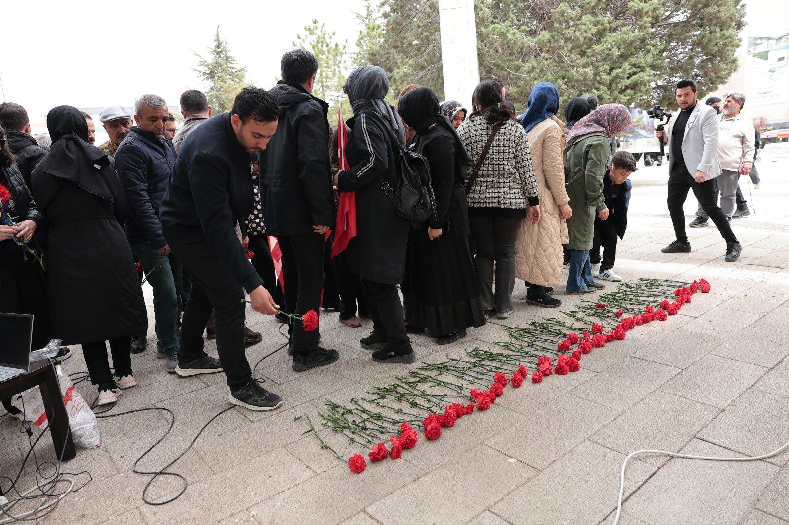 EREĞLİ’DE TÜRK EĞİTİM-SEN’DEN ŞİDDETE KARŞI ANMA