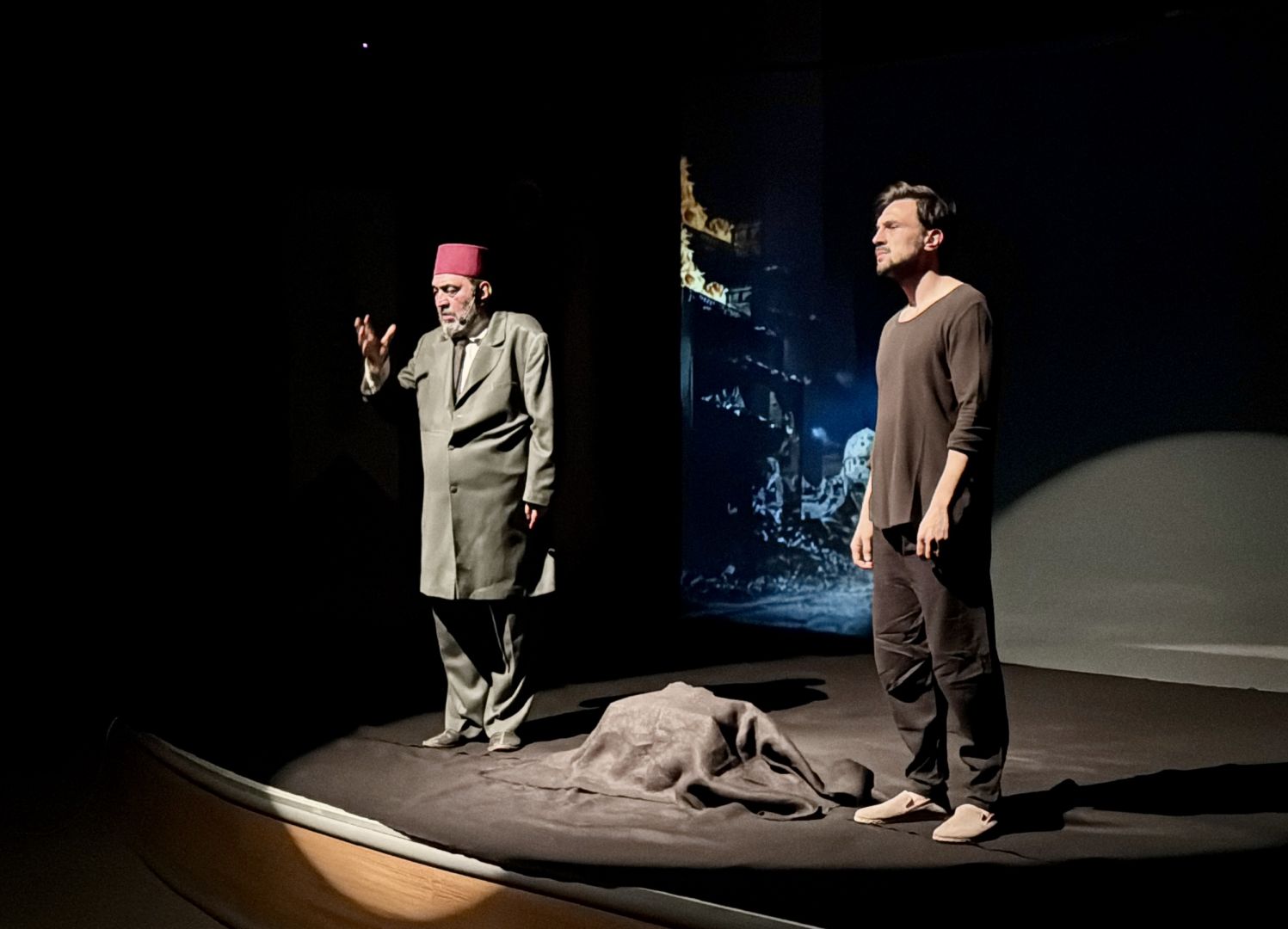 FİRAVUNLA YÜZ YÜZE TİYATRO OYUNU KONYA’DA 