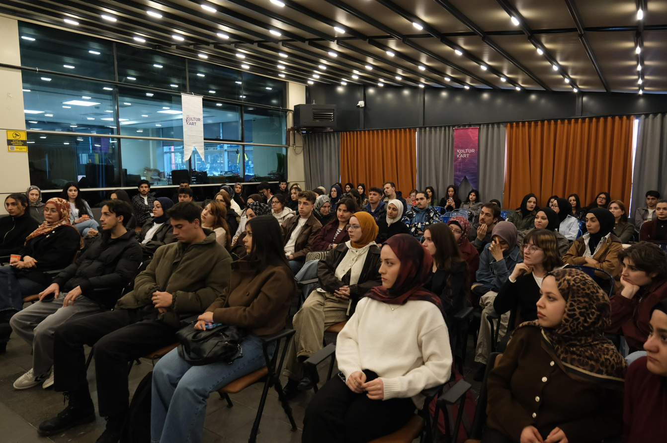 GENÇ KÜLTÜR KART GÖNÜLLÜLERİ KONYA YARI MARATONU’NDA