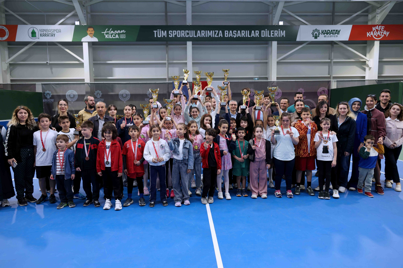 KARATAY’DA MİNİK RAKETLER 23 NİSAN İÇİN YARIŞTI