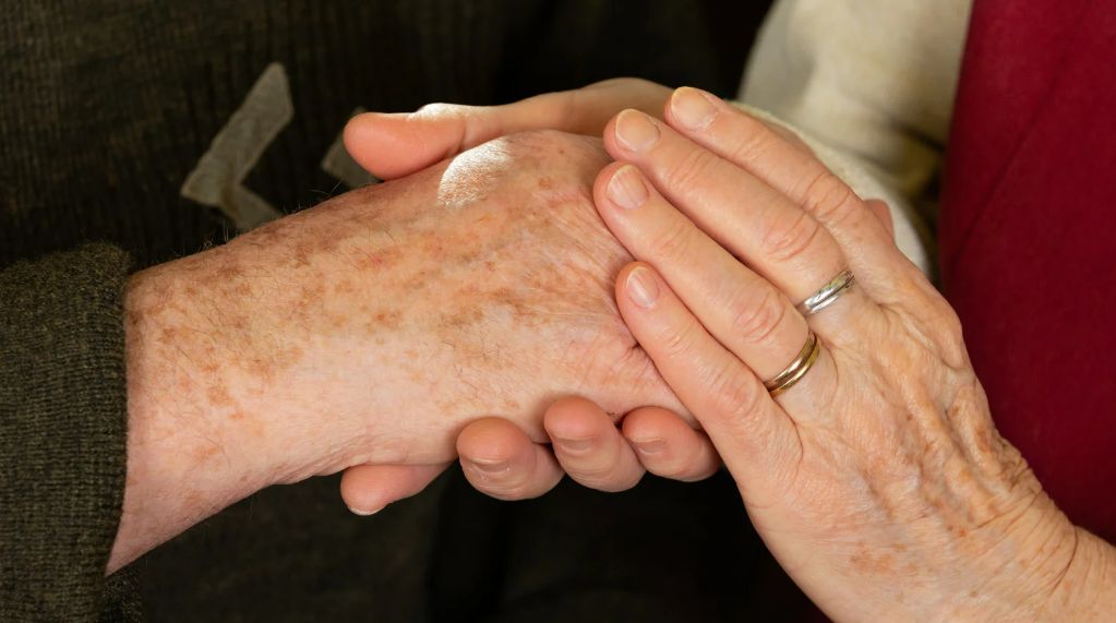 KONYA'DA 63 YILLIK ÇİFT AMELİYATHANEDE DE YAN YANA