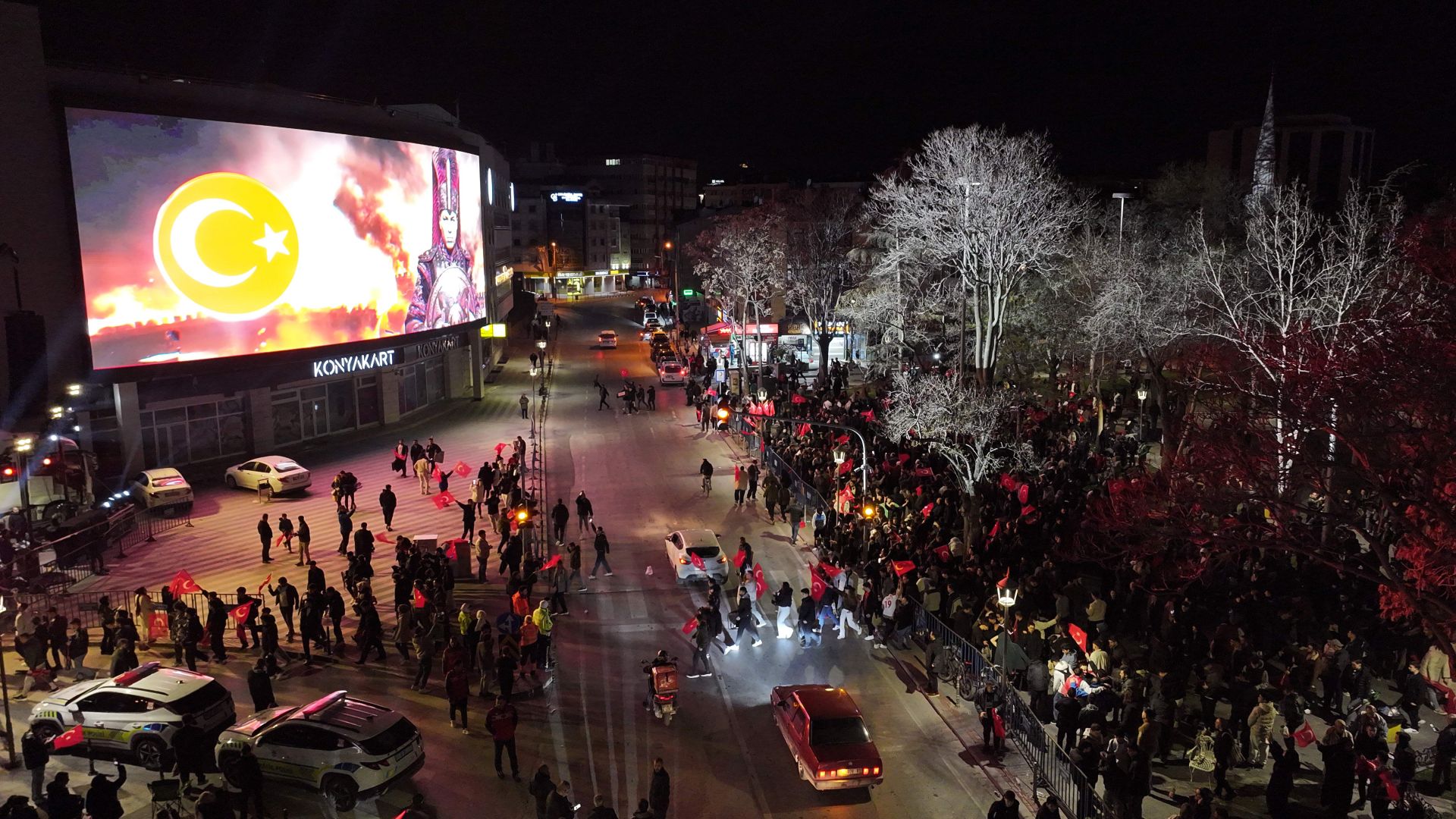 KONYA’DA MİLLİ MAÇ COŞKUSU