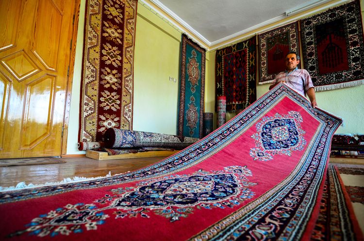 LADİK HALISI MECLİSTE