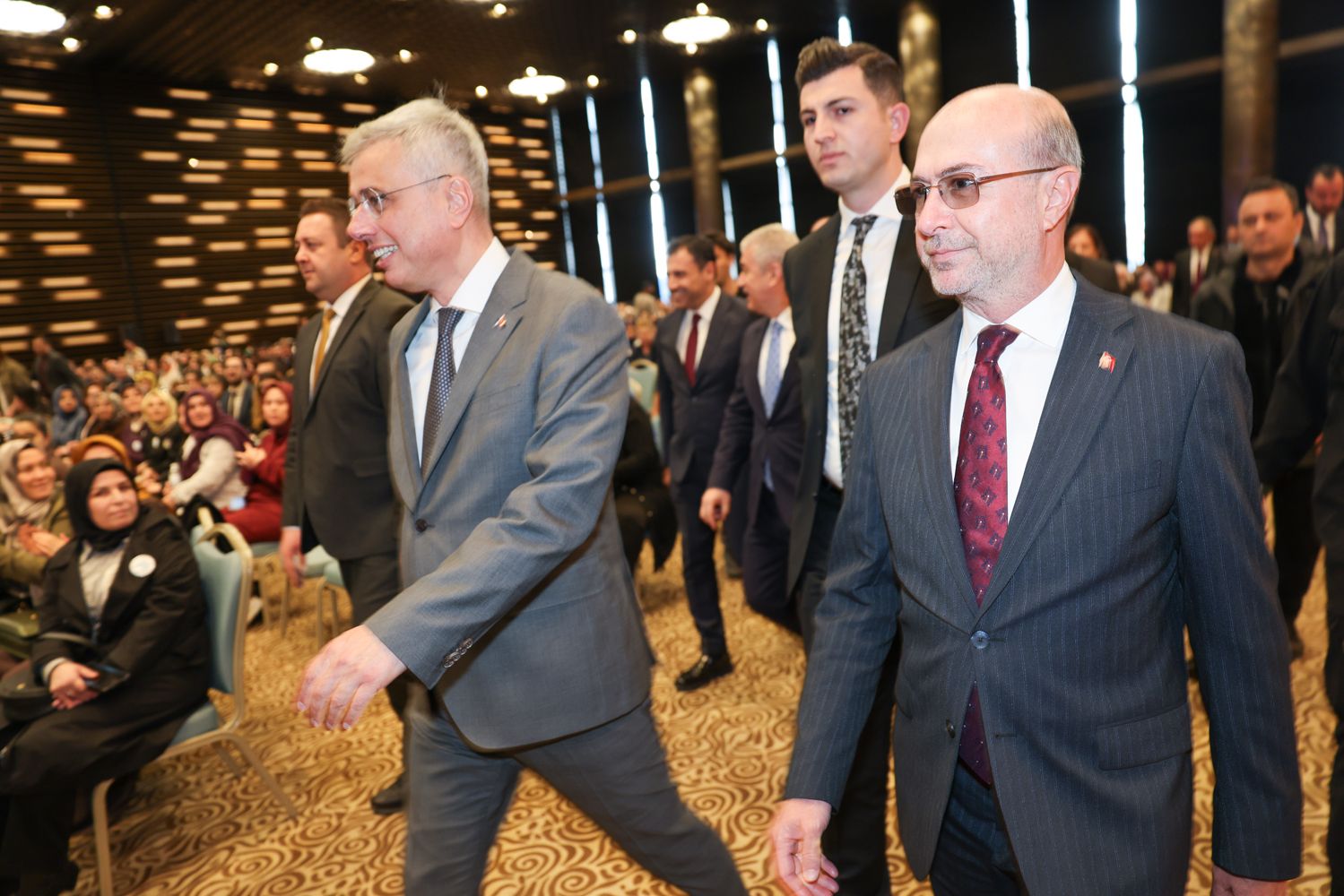 SAĞLIK BAKANI MEMİŞOĞLU KONYA’DA AİLELERLE BULUŞTU