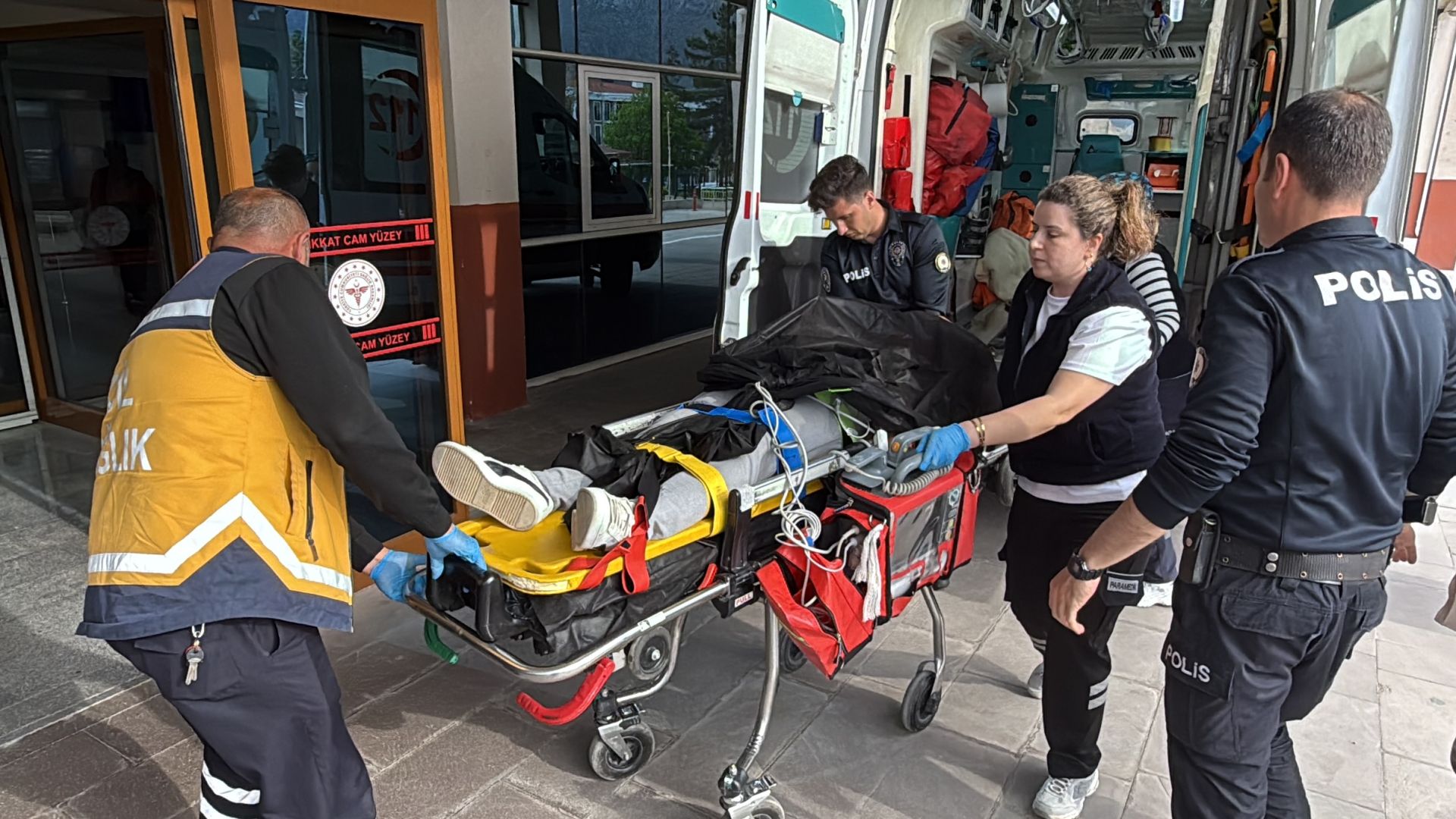 SEYDİŞEHİR’DE BIÇAKLI SALDIRI: 1 YARALI