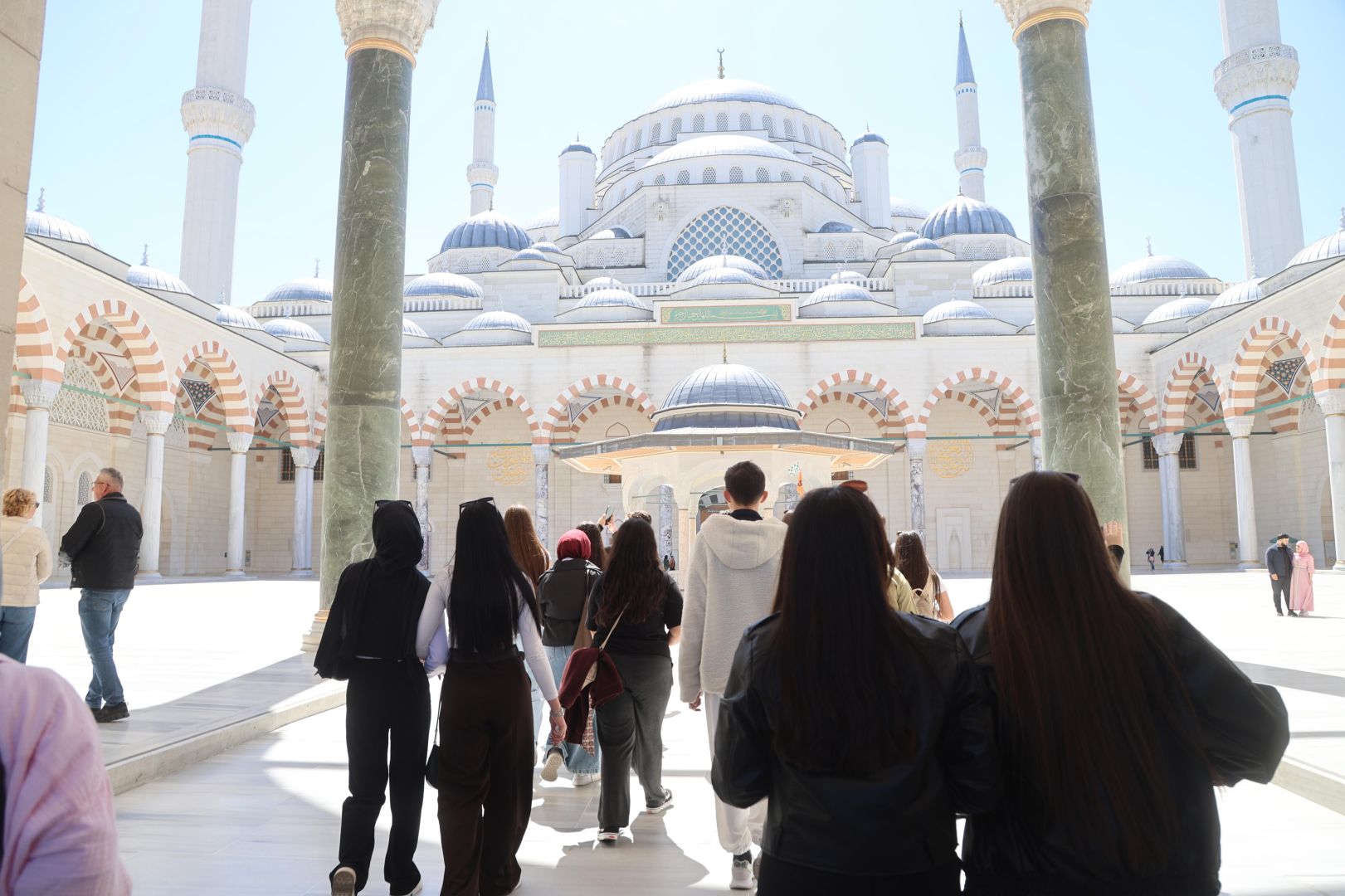 GENÇ SEYYAHLARIN İSTANBUL MACERASI BAŞLADI