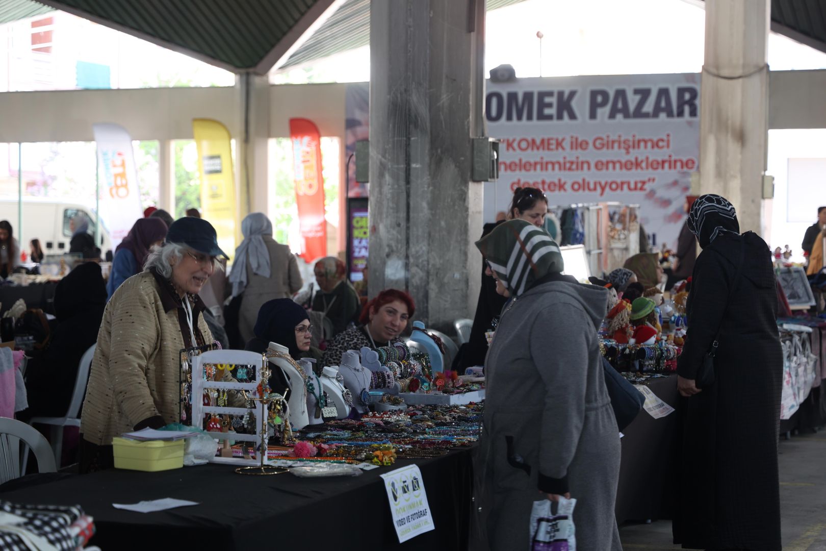 KOMEK PAZARI’NDA ANNELER GÜNÜ BULUŞMASI
