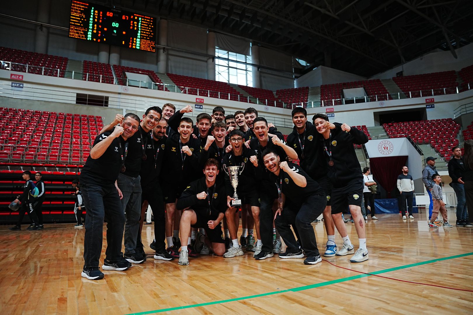 KONYA BÜYÜKŞEHİR BELEDİYESPOR U16 TÜRKİYE ÜÇÜNCÜSÜ