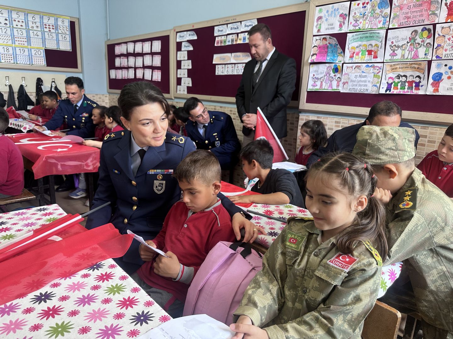 KONYA’DA ÖĞRENCİLERİN MEKTUPLARINA MEHMETÇİKTEN CEVAP