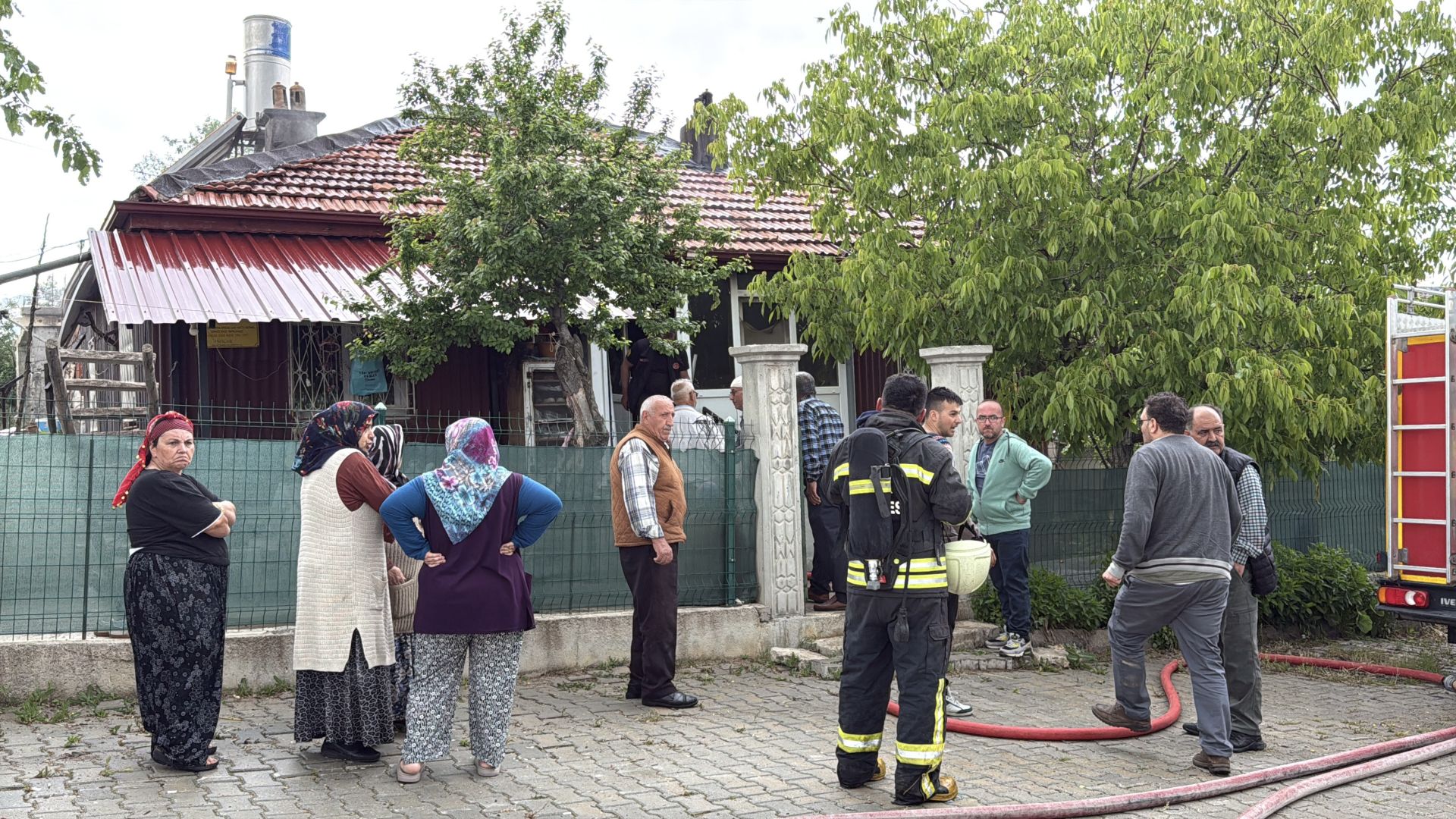 MÜSTAKİL EVDE YANGIN
