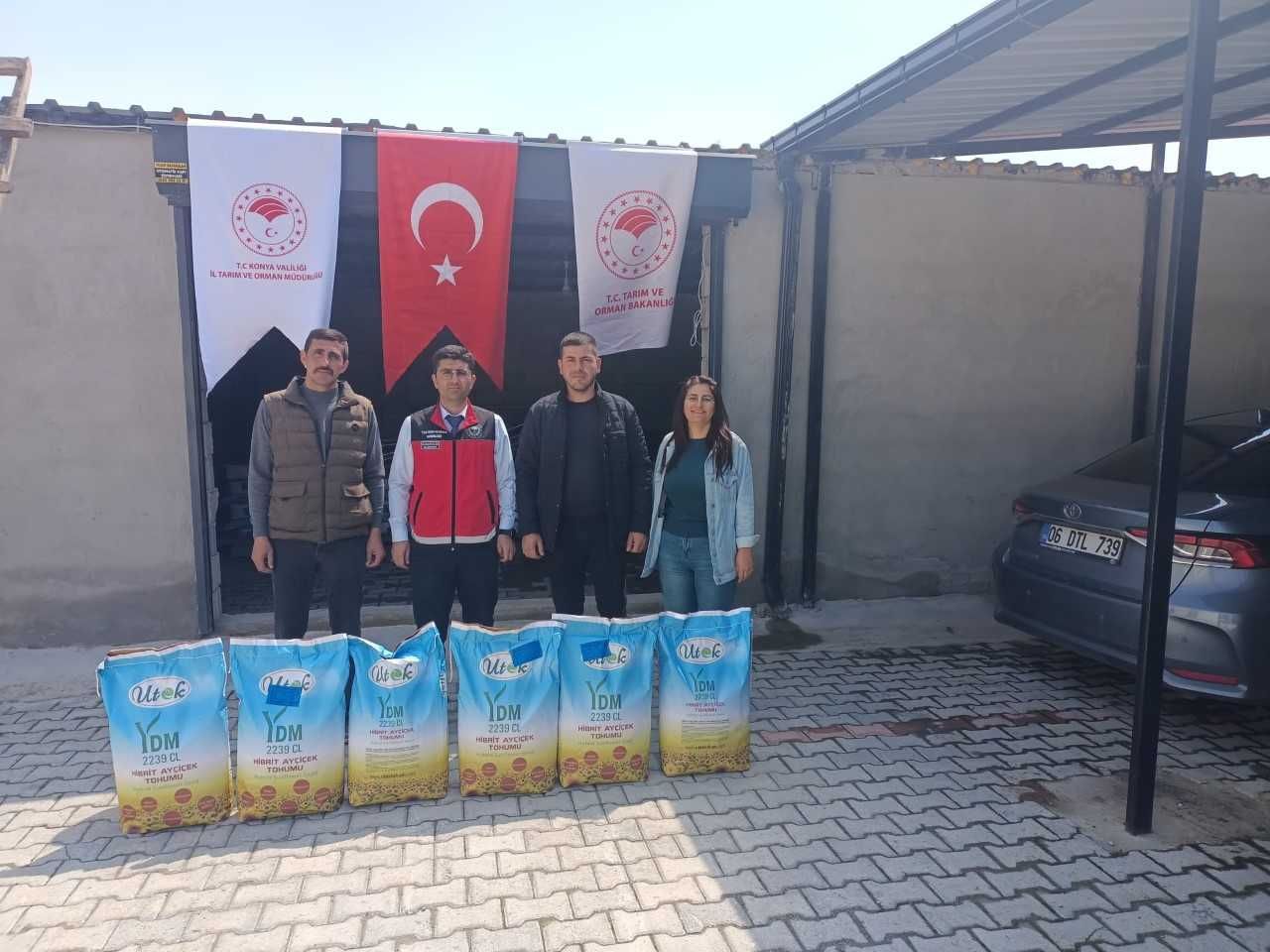 SARAYÖNÜ’NDE ÜRETİCİYE %50 HİBELİ AYÇİÇEĞİ TOHUMU DESTEĞİ DAĞITILDI